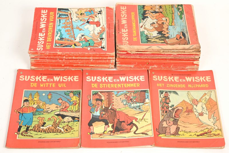 Suske en Wiske, rode reeks. 31 albums. “Het Zingende Nijlpaard” Ed. 1958, slechte staat. Twee kleuren: “De Tamtamklopper”, “De Ijzeren Schelvis”, “De Spokenjagers”, “De Stemmenrover”. Matige tot slechte staat. Vier kleuren: de nummers 72, 78, 81, 90, 107, 109, 128, 129, 131, 132, 134, 141, 145, 150, 151, 161, 163, 166, 171, 173, 175, 178, 180, 185, 188, 197. Matige tot slechte staat.