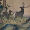 “Xia Zomer”. Een Chinees schilderij op zijdedoek met zomers landschap en herten. Zegels “Chen Quan Xi” en “Nam Ping Kangshi”. Gedateerd 1666.