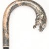 Een wandelstok met een zilveren handvat in de vorm van een zeer gedetailleerde panterkop. Gemerkt 800 en met Duitse keuren.