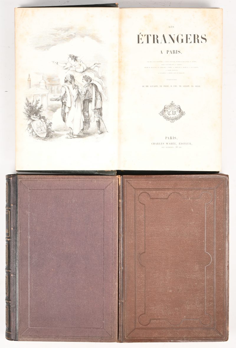 Een lot van 3 antieke boeken, 19 eeuws. Titels; “Les etrangers a Paris”, “Voyage en Italie” en “Voyage en Hollande et en Belgique”.