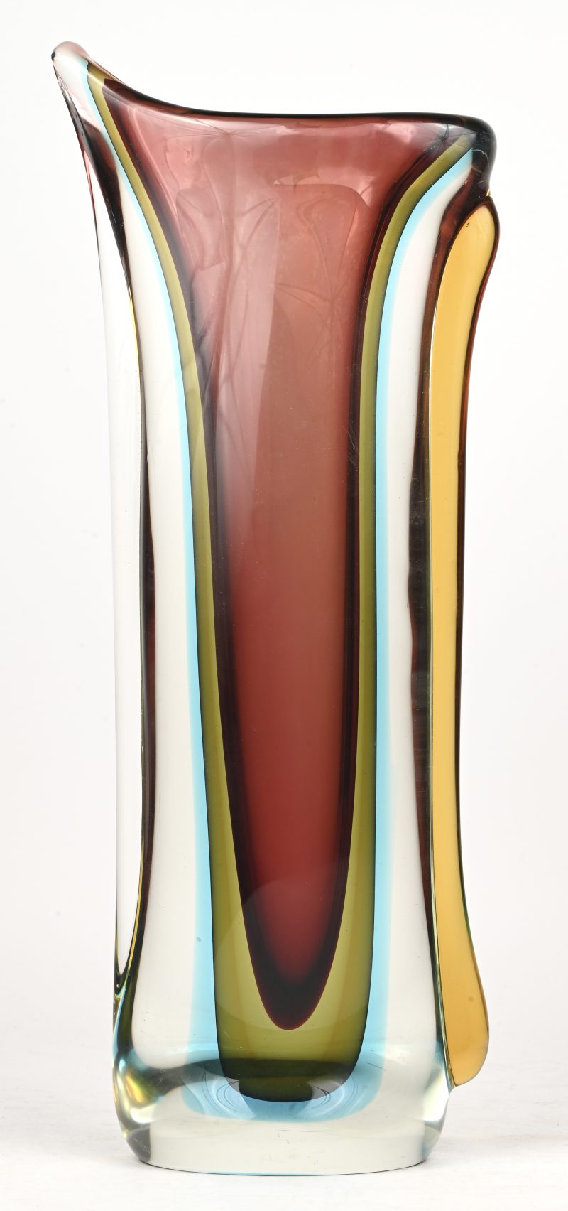 Een vintage Murano vaas uit meerkleurig glaspasta.