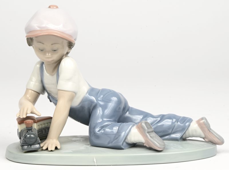 ‘All aboard’, een Lladro beeld, modelnr 07619 in originele verpakking.