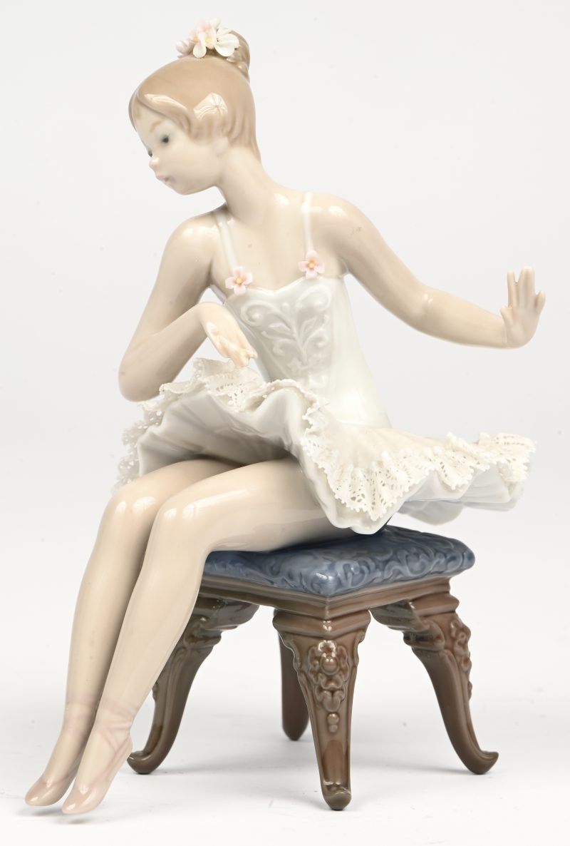 ‘Recital ballerina’, een Lladro beeldje, modelnr 5496 in originele verpakking.