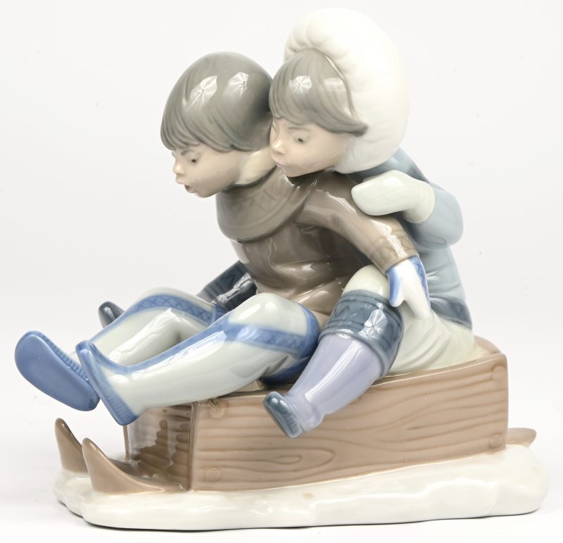 ‘Hang on’, een Lladro beeld, modelnr 5665 in originele verpakking.