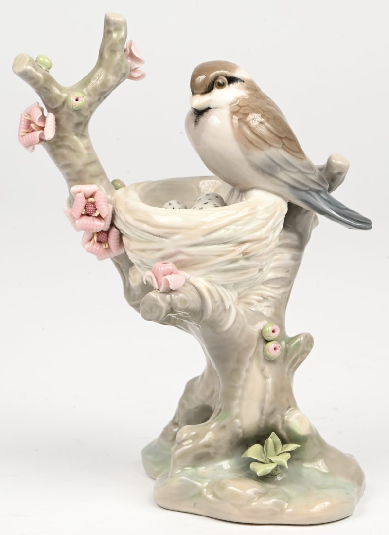 ‘Bird in the nest’, een Lladro beeld, modelnr 1299 in originele verpakking.