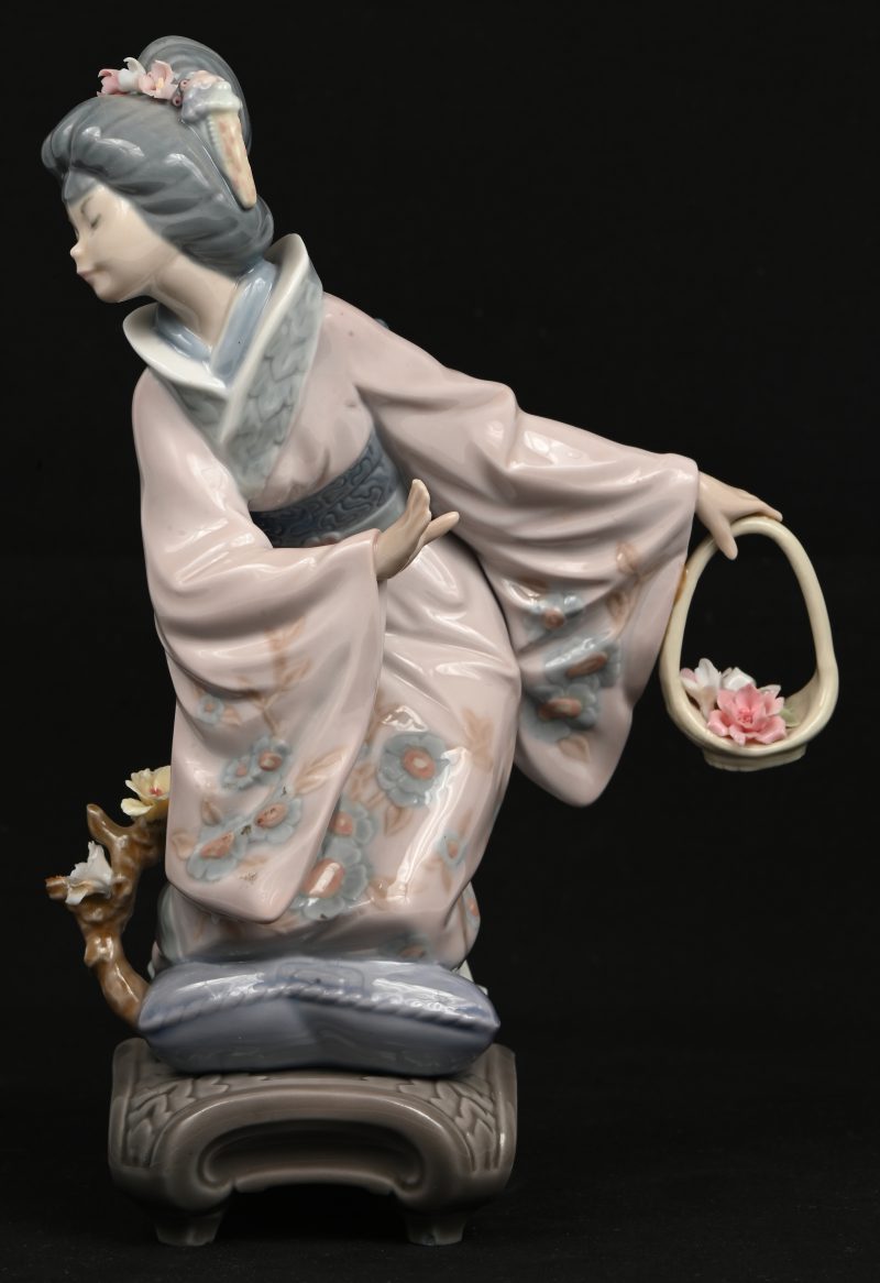 ‘Michiko’, een Lladro beeld, modelnummer 1447 in originele verpakking.