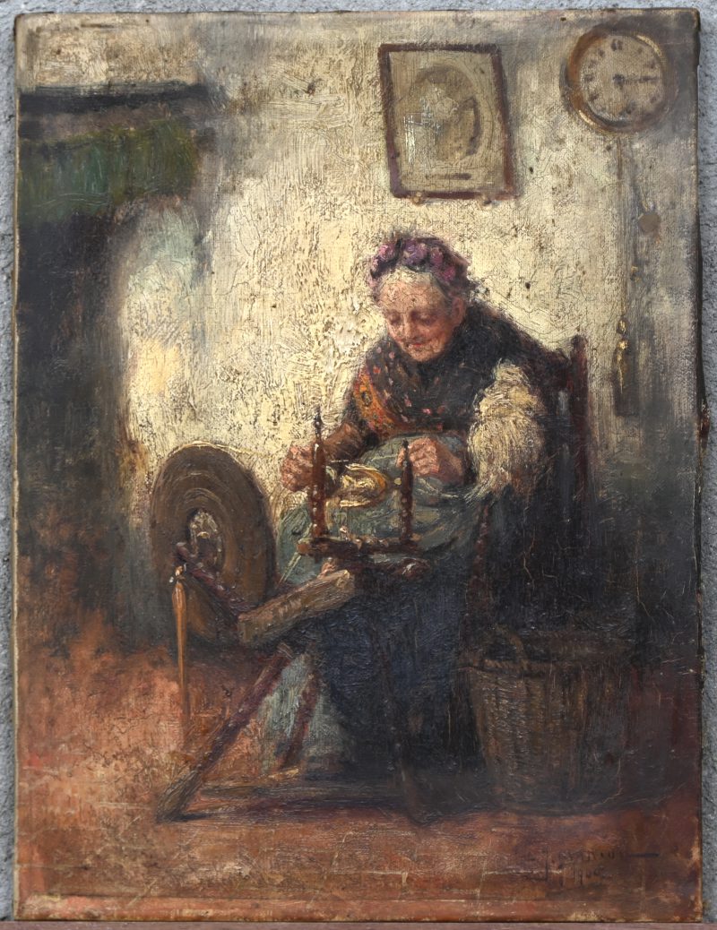 “Spinnende vrouw in interieur”. Olieverf op doek. Gesigneerd en gedateerd 1900.