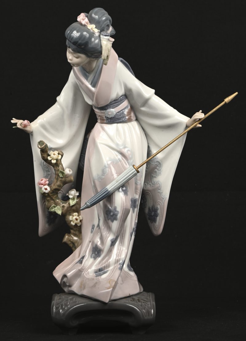 ‘Teruko’, een Lladro beeld, modelnummer 1451 in originele verpakking.