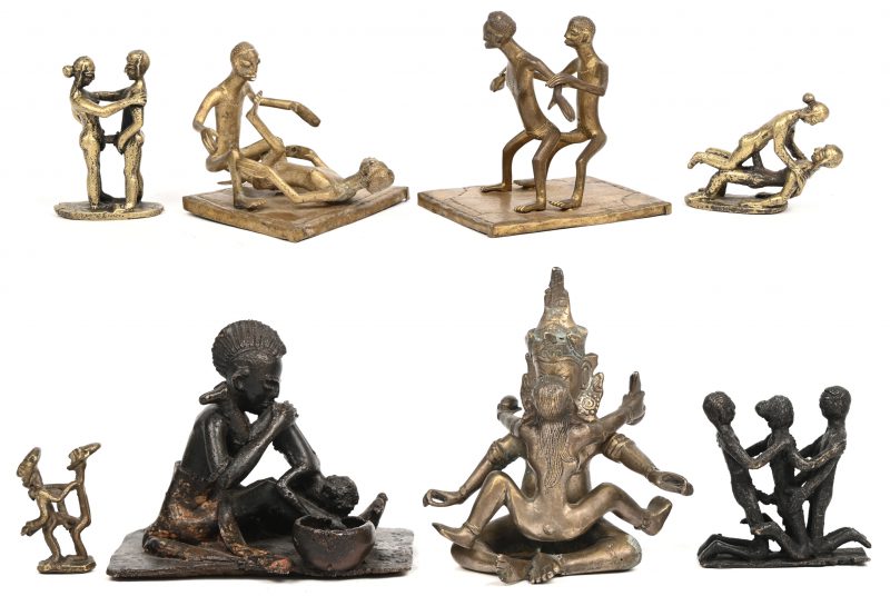 Een lot van 8 brons gesculpteerde beeldjes met divers erotisch thema.