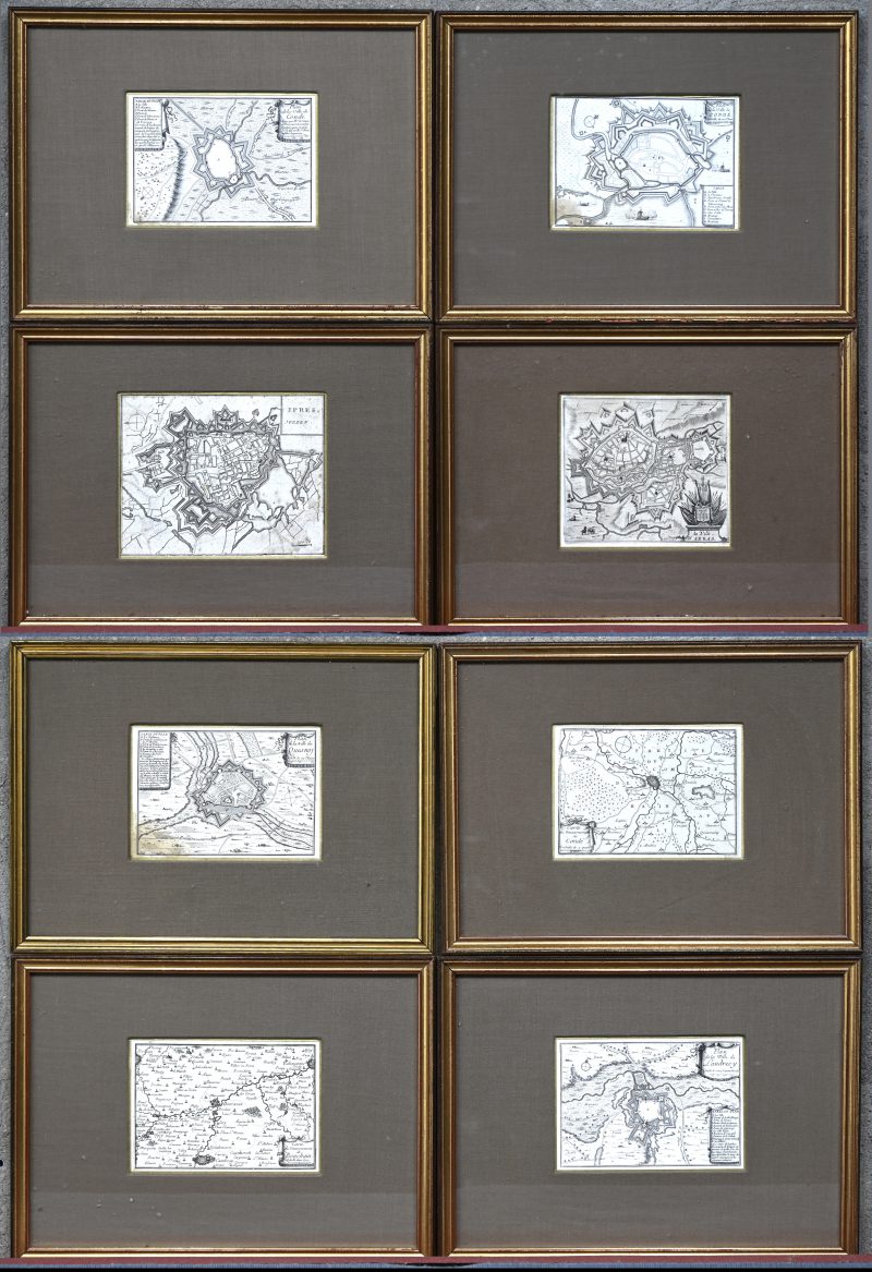 Een set van 8 gravures van Forten in Frans Vlaanderen in de 18de eeuw.