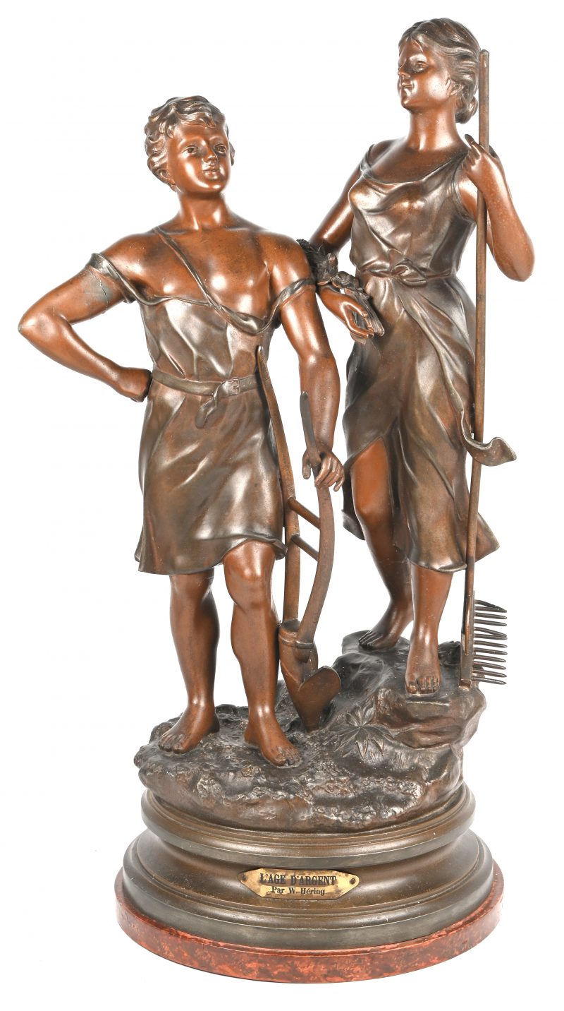 ‘L’age d’argent’, een bronzen beeld van een koppel op het veld, naar W. Héring.