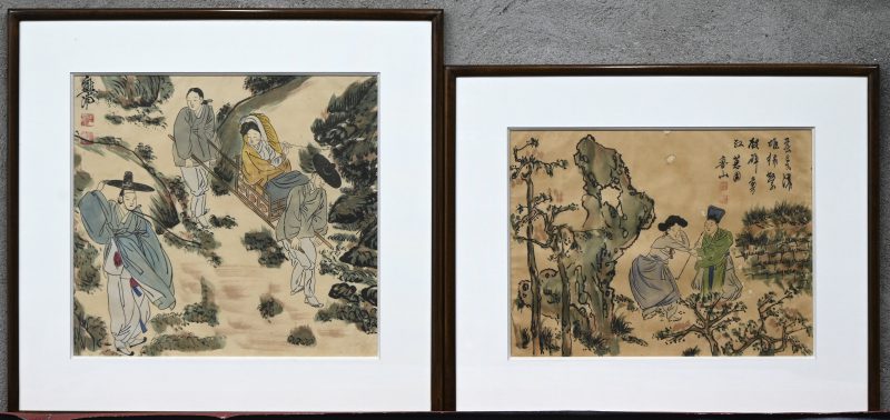Een lot van 2 Chinese houtsnedes met diverse personages in het decor. Dubbele zegel met tekst.