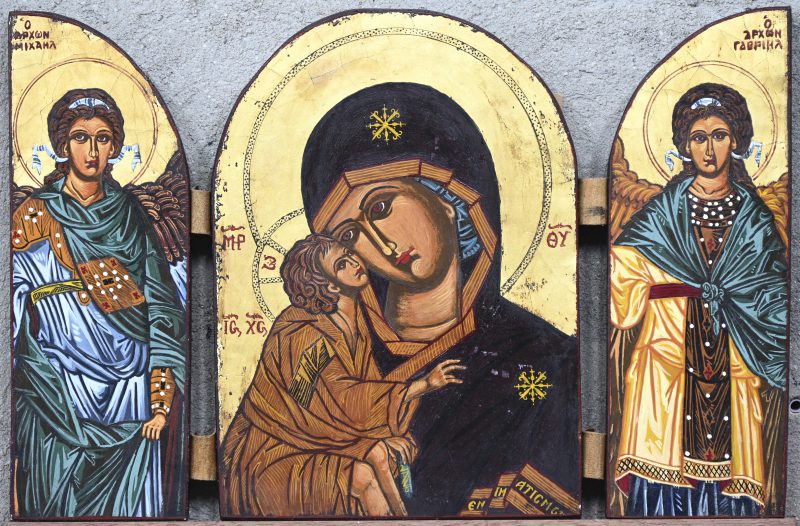 Een handbeschilderd drieluik icoon, kopie van het “Byzantine Museum”. Op hout.