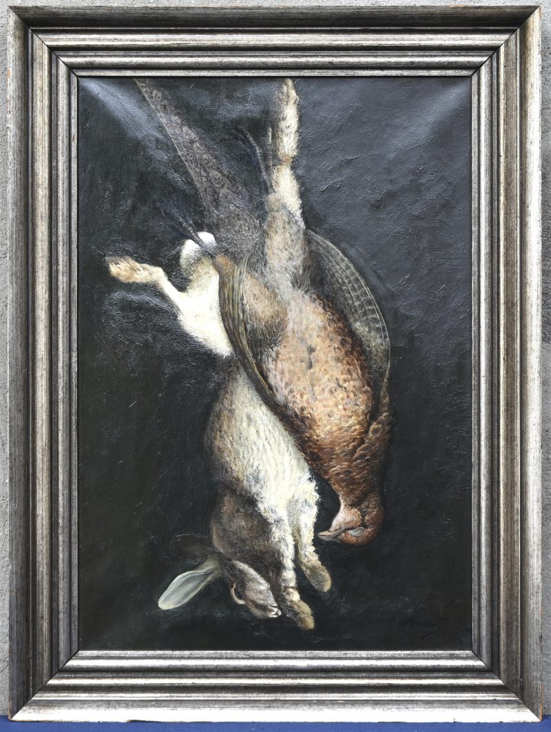 ‘Nature Morte’, olieverf op doek met een fazant en een konijn, getekend E. Braat.