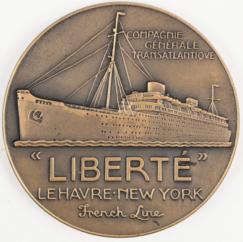Een Franse lijntekening gedenkingsmunt van de French line. Met opschrift “Liberté - Le Havre - New York - French Line”.