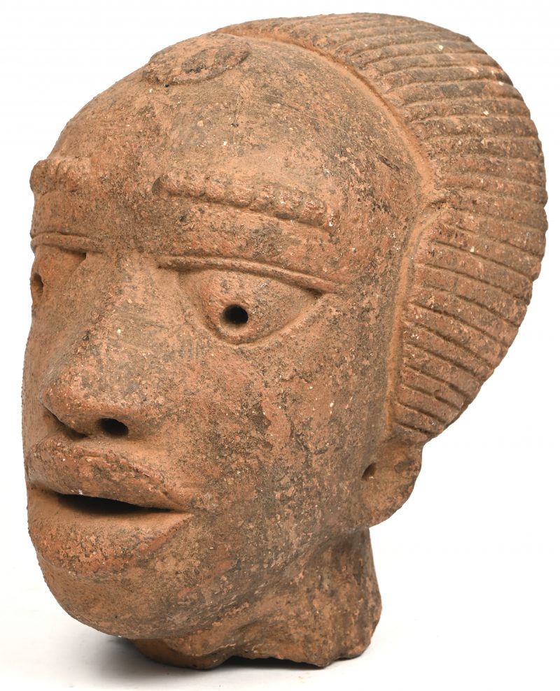 Terracotta hoofd, toegescheven aan de Nok. West-Afrika.