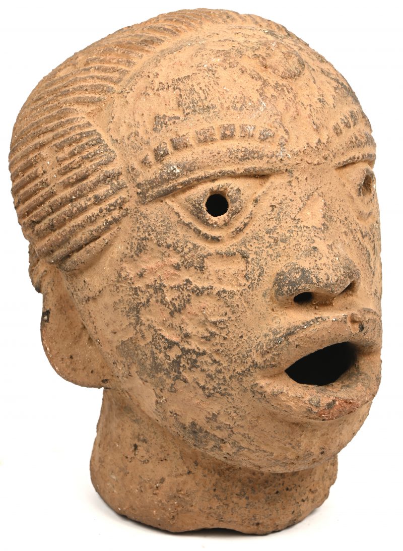 Terracotta hoofd, toegescheven aan de Nok. West-Afrika.