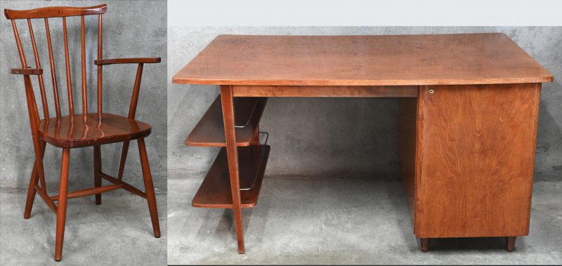 Een vintage ‘Boomerang’ bureau van het merk Imexcotra uit Aalst. Met de bijhorende bureaustoel, alles gemerkt.