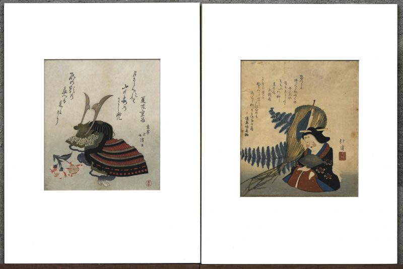 “Otafuku” & “Helmet”. Een lot van 2 Japanse houtsnedes op papier. Beide met zegel gemerkt. Verso vertaling opschriften. Edo periode, medio 1890.