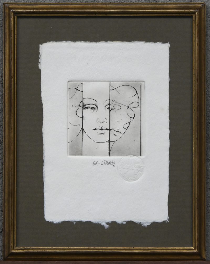 “Gestyleerd portret”. Een litho op papier, gesigneerd buiten de plaat “Ex-Libris” met stempel.