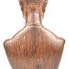 Een uit ebbenhout gesculpteerde buste van een Afrikaans figuur. Onderaan gesigneerd.