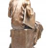 ‘Mozes met hoorns’. Een bronzen beeld naar de Mozes door Michelangelo gemaakt voor de tombe van Paus Julius II. Door een verkeerde vertaling van de Hebreeuwse tekst uit het Oude Testament heeft Mozes hoornen gekregen i.p.v. lichtstralen.