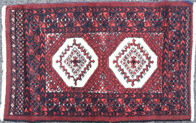 Een Mori Yomud karpet van wol. Handgeknoopt.