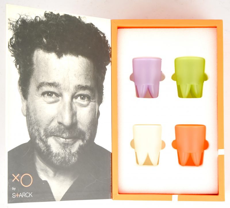 ‘Bubu 1er’, Philippe Starck. Een verzameldoos met vier miniaturen van de iconische kruk. Xo by Starck.
