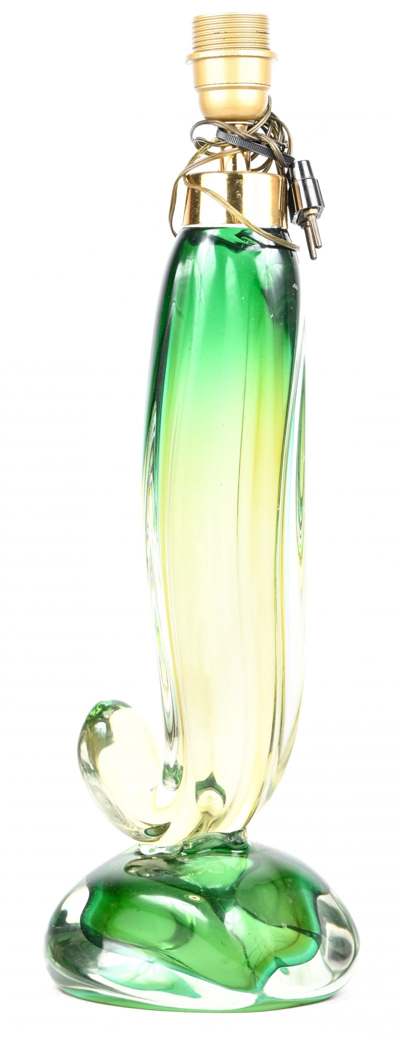 Een vintage lampenvoet van glas groen gekleurd in de massa.