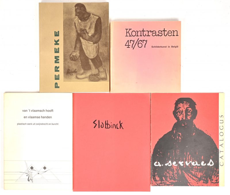 Een lot van vijf kunstboeken bestaande uit: Kontrasten 47/67, Slabbinck, A. Servaes, Van ‘t vlaamsch hooft en vlaamse handen en Permeke (gelimiteerde uitgave nr 100/100).