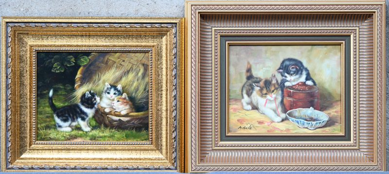 “Kittens”. Een lot van 2 schilderijtjes, olieverf op paneel. Onderaan gesigneerd.