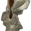 “L’Yser”, een bronsgepatineerd beeld in terracotta van een Belgische soldaat aan het slagveld. Gesigneerd E. Thomasson.