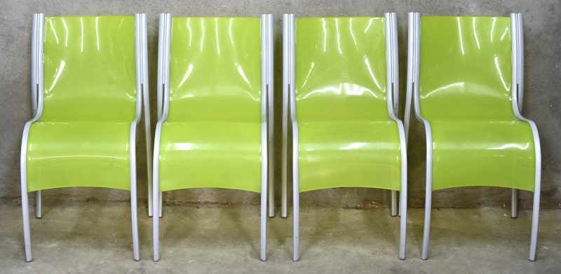 “Sillas”. Een lot van 8 design stapelstoelen, metalen frame en kunststoffen zitting, FPE. Ontwerp door Ron Arad voor Kartell.
