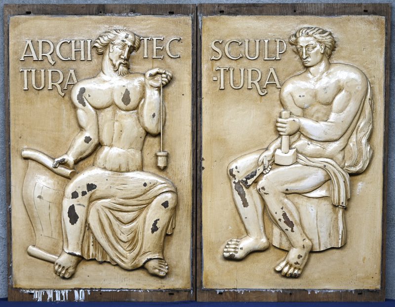 “Architectura en Sculptura”. Twee massief houtgesculpteerde panelen rond de wetenschappen en kunsten afkomstig uit het ‘Café des Arts’ op de Frankrijklei te Antwerpen.