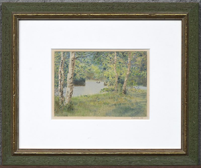 “Boslandschap met vijver”. Een schilderij, gemengde techniek op papier. Onderaan in passe-partout gesigneerd, vermoedelijk “G.Lorenz” en gedateerd 1923.