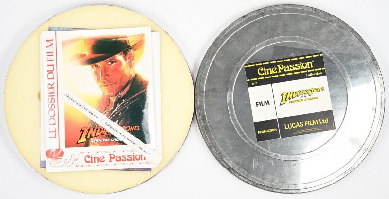 “Indiana Jones et la Dernière Croisade”, een verzamelstuk in filmblik met poster, boek en foto’s over de film. 1989.