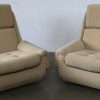 Een lot van 3 vintage design sofa’s met gestoffeerde zitting. Bestaande uit een 3-zit, 190 x 80 x 95 cm, en 2 fauteuils 90 x 80 x 95 cm. Ontwerp door Jitona Sobeslav, medio 1970.