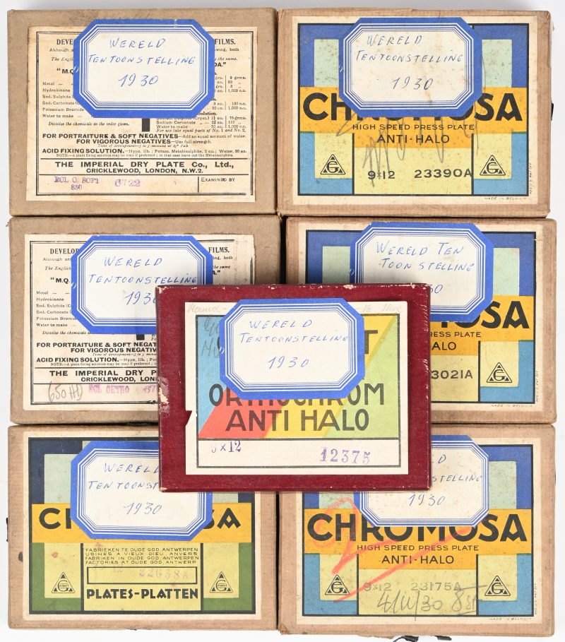 Een lot van 7 doosjes met glazen negatieven van de wereldtentoonstelling van 1930 te Antwerpen.