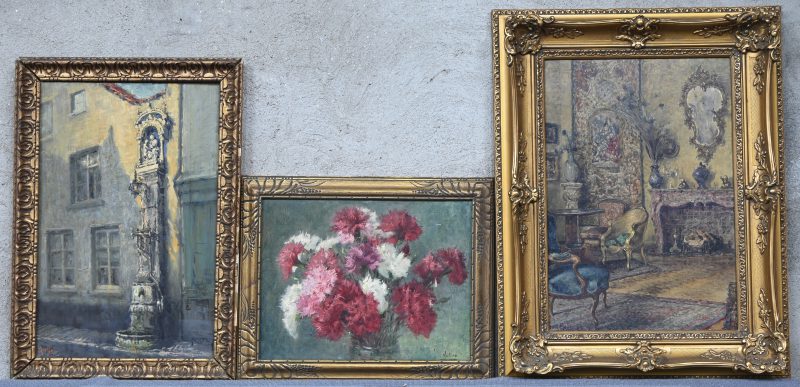 “Bloemstilleven”, “Interieur”, “Gevelaanzicht”. Een lot van 3 schilderijen, olieverf op paneel. Onderaan gesigneerd.