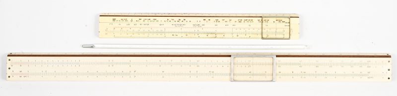 Een lot van 2 vintage rekenlinialen, gemerkt Albert Nestler No 18 & No 33, bijgevoegd thermometer.