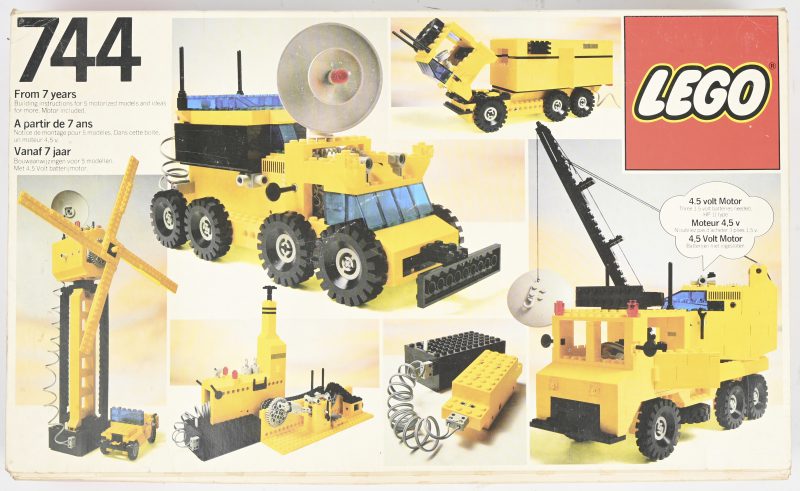 Een vintage Lego 744 set, in orignele doos met handleiding.