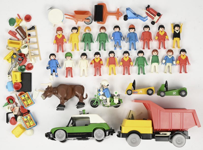 Een lot vintage Geobra Playmobil systems ‘70-’80. Diverse setjes gemengd.