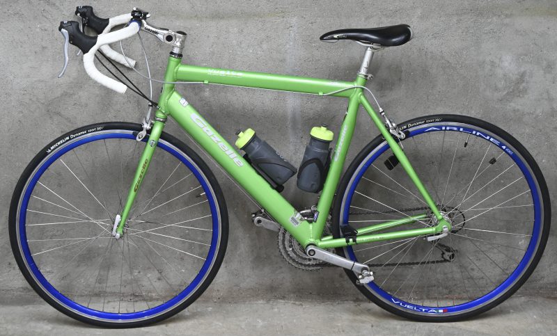 Een gifgroene koersfiets, Gazelle Vuelta, maat 56, 24 versnellingen.