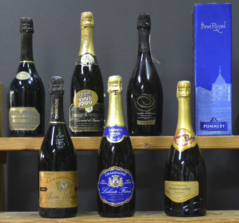 Lot schuimwijn A.C.       aantal: 7 bt    Pommery Champagne Brut Royal    M.O. O.D.   aantal: 1 bt    Pierre Lesage Champagne Brut Millésimé    M.O.  1993  aantal: 1 bt    Laherte frères Champagne Brut    M.O.    aantal: 1 bt    Vranken Champagne Demoiselle Brut    M.O.    aantal: 1 bt    Crémant de Limoux A.C.  Ch. de Villelongue M.O.    aantal: 1 bt    Blanquette de Limous A.C.  Rocarie M.O.    aantal: 1 bt    Conegliano Valdobbiadene Extra Dry D.O.C.G. Prosecco Superiore  Tintoretto M.O.    aantal: 1 bt