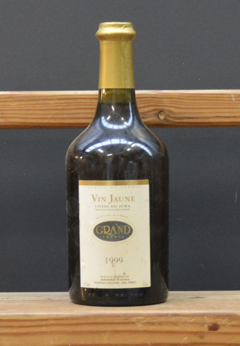 Vin Jaune A.C. Côtes du Jura  Grand Frères, Passenans M.O.  1999  aantal: 1 62 cl