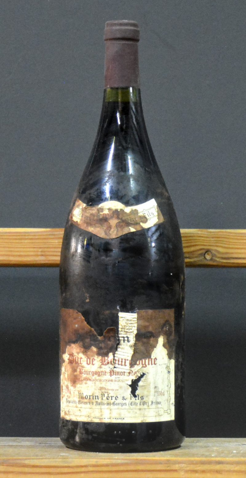 Duc de Bourgogne Pinot Noir A.C. Bourgogne Rouge  Morin, Nuits M.O.  1979  aantal: 1 Mag. vuil en beschadigd etiket