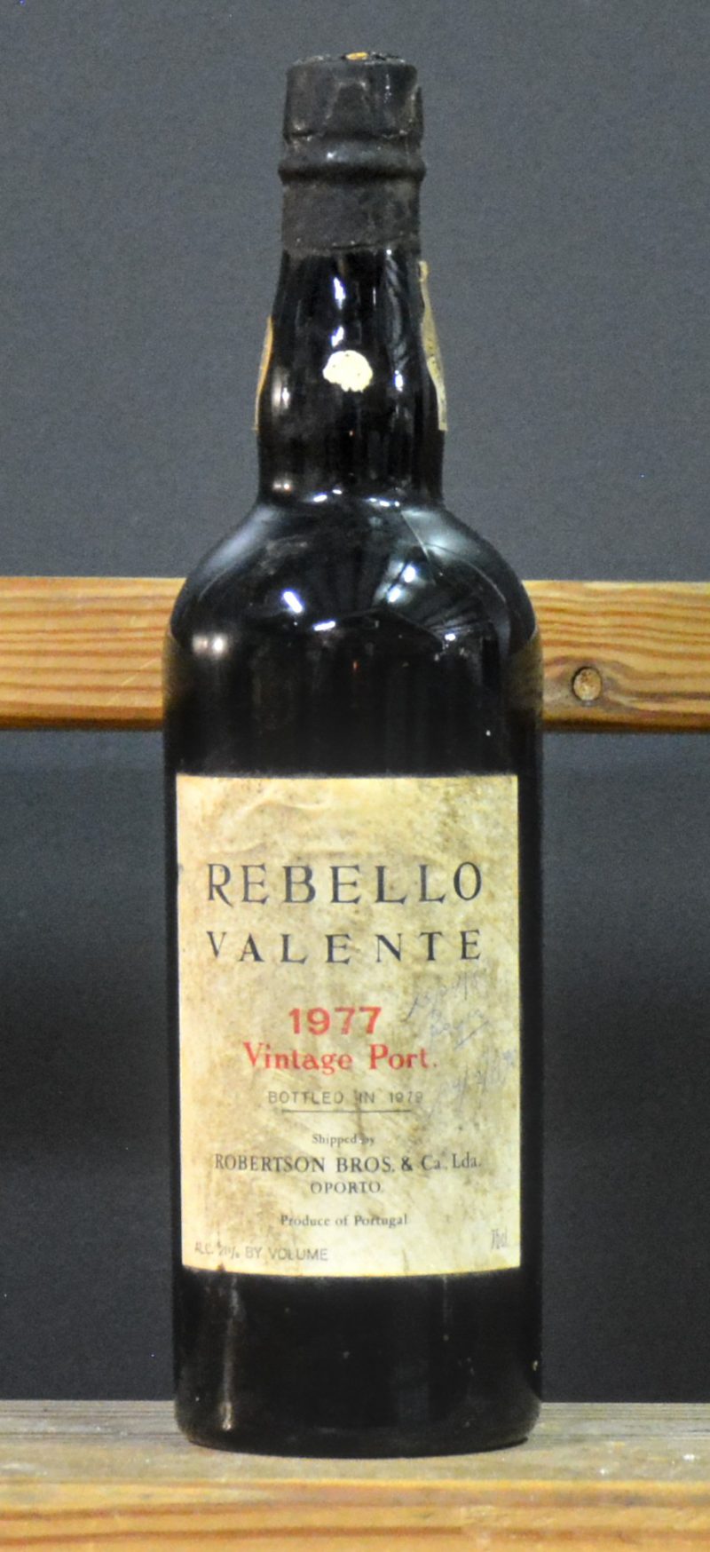 Rebello Valente Vintage Port  bottled in 1979 Robertson Bros & Ca Ltd, Oporto M.O.  1977  aantal: 1 bt