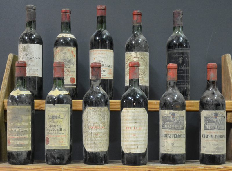 Lot rode bordeaux        aantal: 11 bt    Ch. Giscours A.C. Margaux 3e grand cru classé  M.C.  1966  aantal: 1 bt    Ch. La Mission St-Georges A.C. St-Georges-St-Emilion 3e grand cru classé  M.C.  1966  aantal: 1 bt    Ch. Lynch-Bages A.C. Pauillac 5e grand cru classé  M.C.  1967  aantal: 1 bt    Ch. Pavie-Macquin A.C. St-Emilion grand cru classé   M.C.  1967  aantal: 1 bt    Ch. des Tuileries A.C. Bordeaux Supérieur   M.C.  1970  aantal: 1 bt    Pauillac A.C.  De Luze   1967  aantal: 2 bt    Ch. Vieux Guillou A.C. St-Georges-St-Emilion   M.C.  1966  aantal: 2 bt    Ch. Ferrand A.C. Pomerol   M.C.  1969  aantal: 2 bt