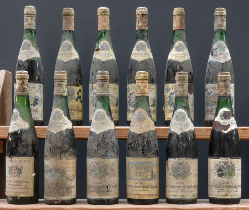 Lot witte wijn        aantal: 12 bt    Zeltinger Schlossberg feine Auslese Mosel-Saar-Ruwer  Schnitzius Müllers E.A.  1967  aantal: 1 bt    Klüsserther Bruderschaft Spätlese Mosel-Saar-Ruwer  Schnitzius Müllers E.A.  1967  aantal: 1 bt    Detzemer Maximiner Klosterlay Auslese Mosel-Saar-Ruwer  Schnitzius Müllers E.A.  1967  aantal: 4 bt    Detzemer Maximiner Klosterlay Auslese Mosel-Saar-Ruwer  Schnitzius Müllers E.A.  1969  aantal: 1 bt    Brauneberger Juffer Auslese Mosel-Saar-Ruwer  Schnitzius Müllers E.A.  1969  aantal: 1 bt    Zeltinger Sandberg Auslese Mosel-Saar-Ruwer  Schnitzius Müllers E.A.  1969  aantal: 3 bt    Erdener Trepchen Auslese Mosel-Saar-Ruwer  Schnitzius Müllers E.A.  1969  aantal: 1 bt