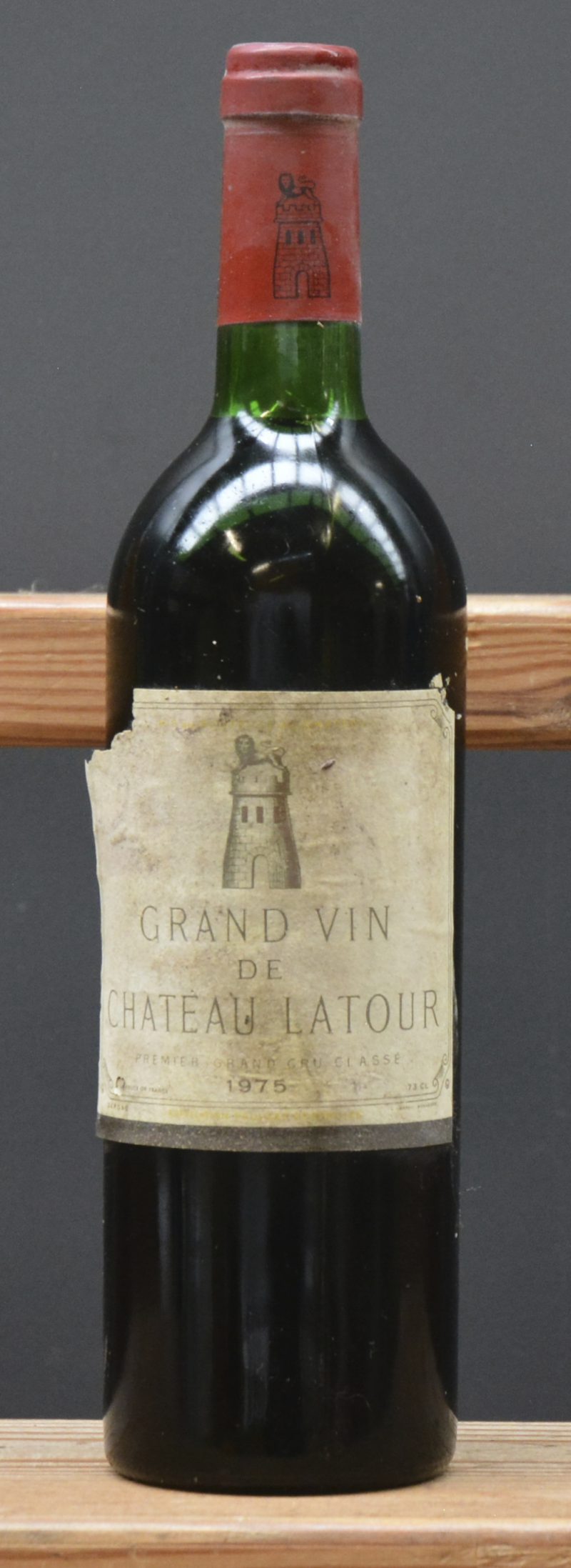 Ch. Latour A.C. Pauillac 1e grand cru classé  M.C.  1975  aantal: 1 bt bn, hoekje van etiket